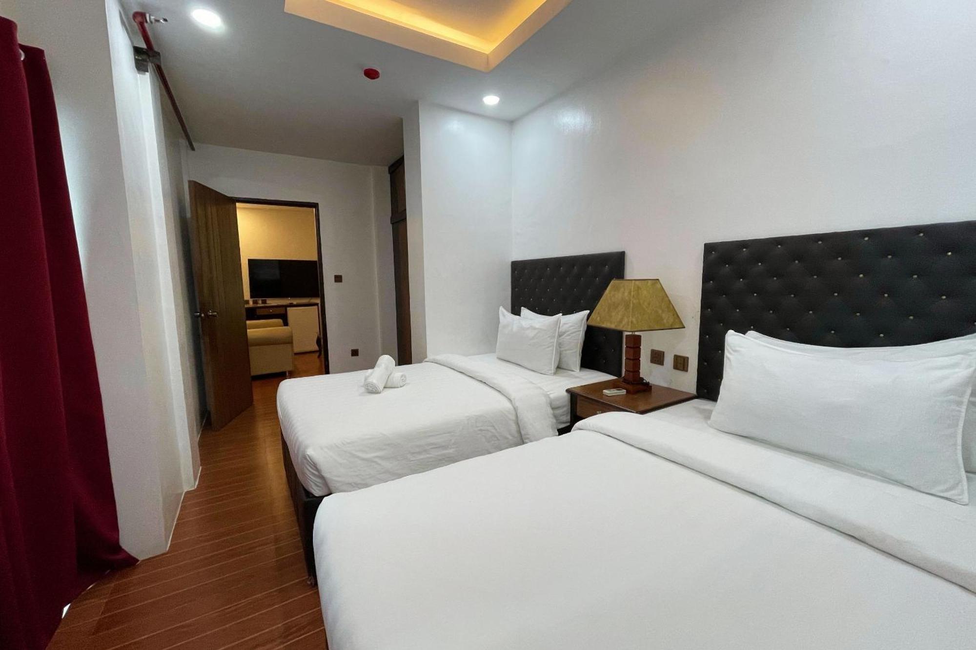Diamond Spring Hotel Angeles Room photo