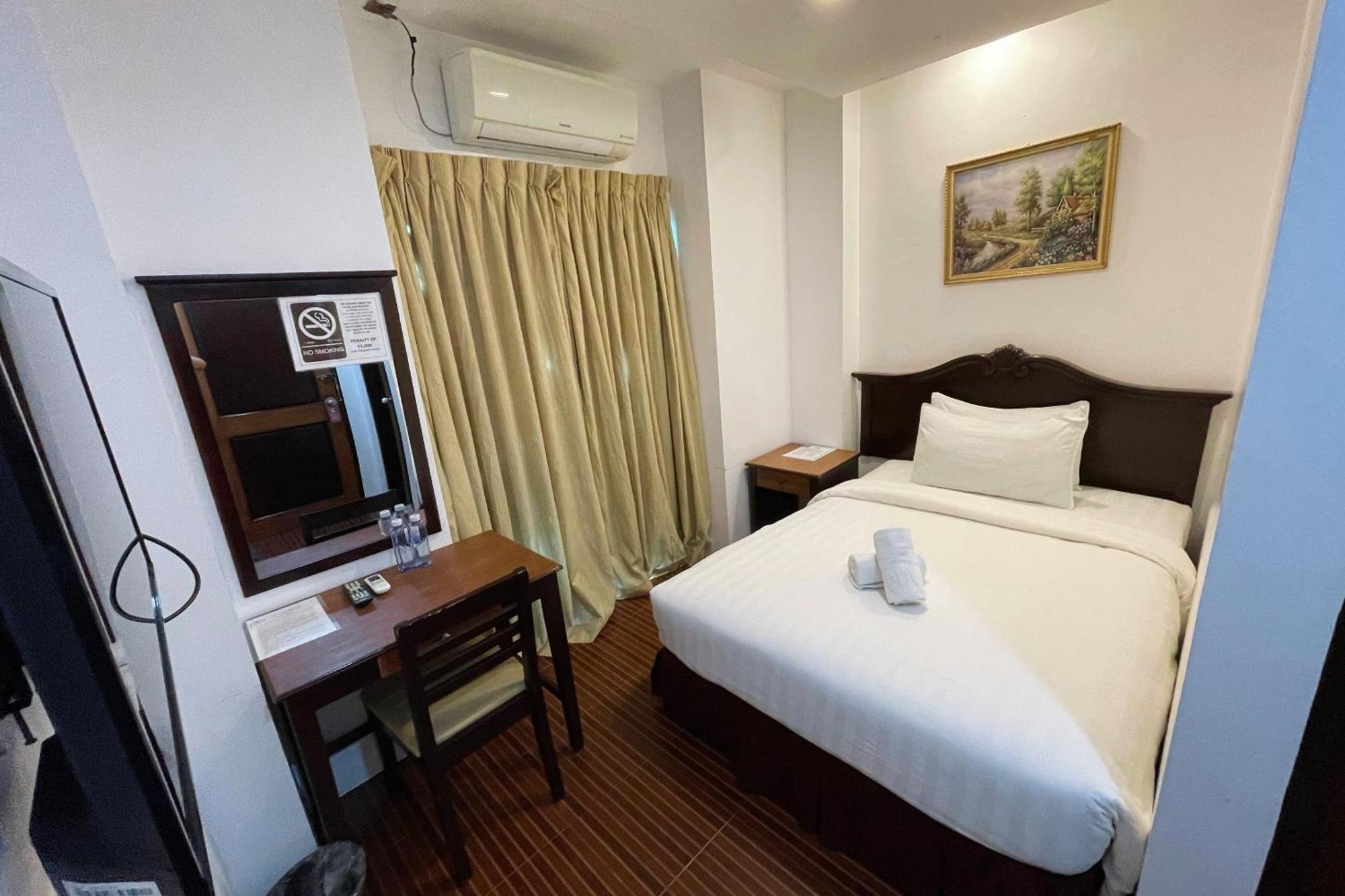 Diamond Spring Hotel Angeles Room photo
